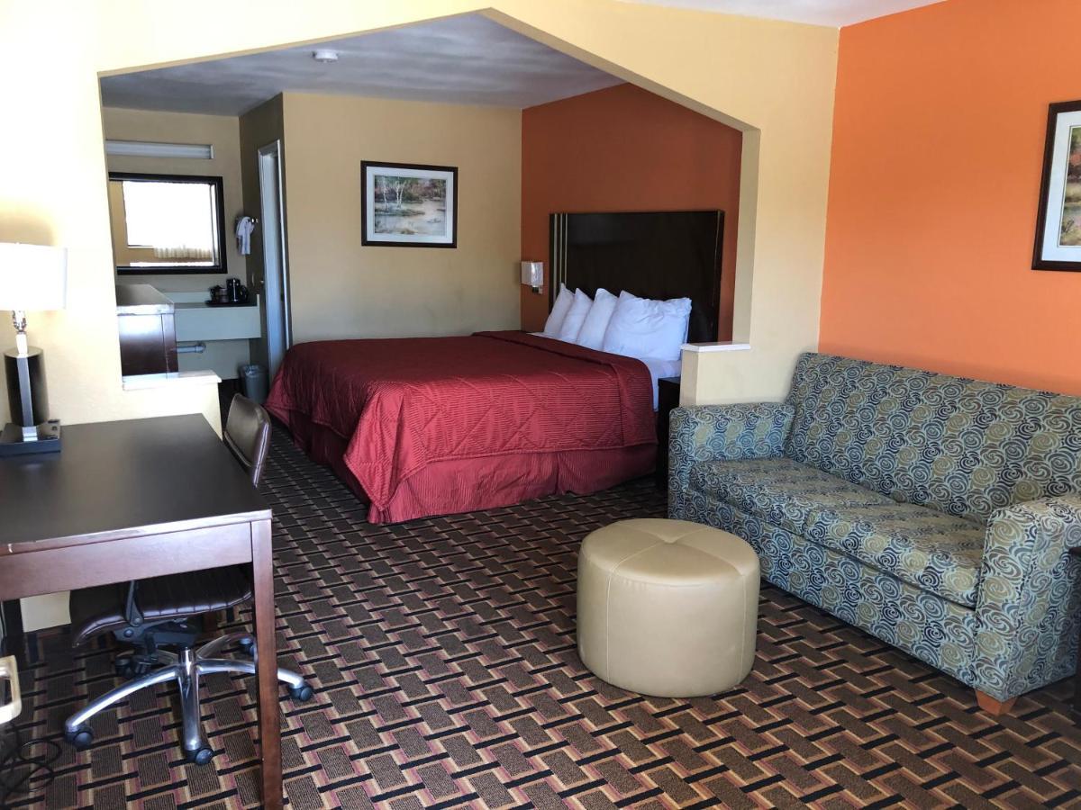La Grange Executive Inn And Suites Exterior photo